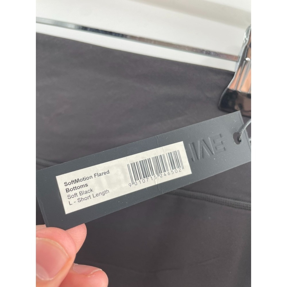 NWT Oner Active Softmotion Flared Bottom Leggings… - image 9